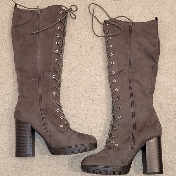 Knee high boots - Picture 1 of 4